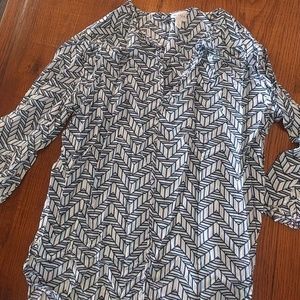 Tunic with 3/4 length sleeves